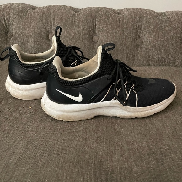Nike Darwin running shoes women’s size 8 - Picture 2 of 4